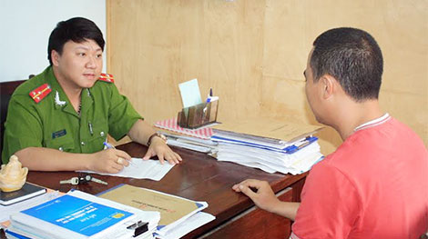 Bắn thử súng hơi trúng nhà hàng xóm