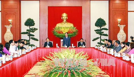 Gặp mặt các điển hình tiên tiến học tập và làm theo tấm gương đạo đức Hồ Chí Minh