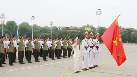 Nhà xuất bản CAND báo công dâng Bác