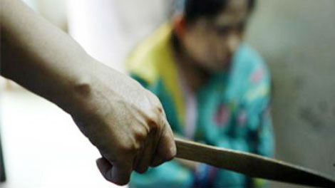 Nghi ngoại tình, giết vợ rồi tự thú