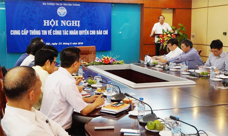 Hàng tháng sẽ cung cấp thông tin về nhân quyền