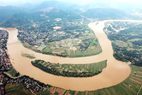 Bất thường ở siêu dự án sông Hồng