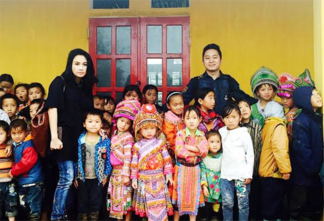 Tùng Dương và Thanh Lam hát ủng hộ bà con miền Tây