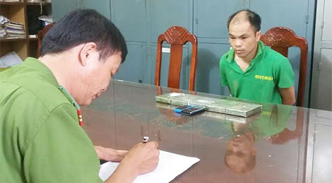 3 anh em họ bị bắt cùng 5 bánh heroin