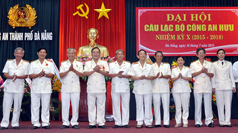 CLB Công an hưu trí TP Đà Nẵng đón Huân chương Bảo vệ Tổ quốc