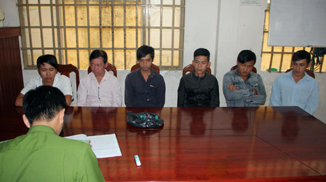 Nhậu xong nổi hứng mang pháo ra đốt chơi!?