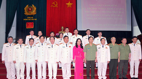 Thứ trưởng Thường trực Đặng Văn Hiếu làm việc, chúc Tết Công an TP Cần Thơ