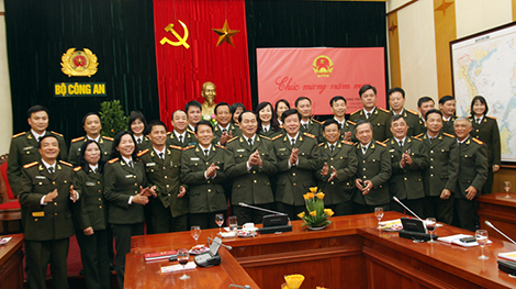 Bộ trưởng Trần Đại Quang gặp mặt, chúc Tết cán bộ, chiến sỹ Văn phòng Bộ Công an