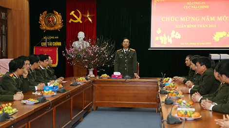 Thứ trưởng Thường trực Đặng Văn Hiếu kiểm tra công tác trực ban, trực chiến tại Công an một số đơn vị, địa phương