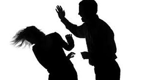 Thua bạc, đánh vợ trọng thương