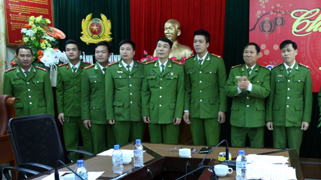 Phá ổ bạc mở bát mỗi lần 10 triệu, bắt 27 đối tượng