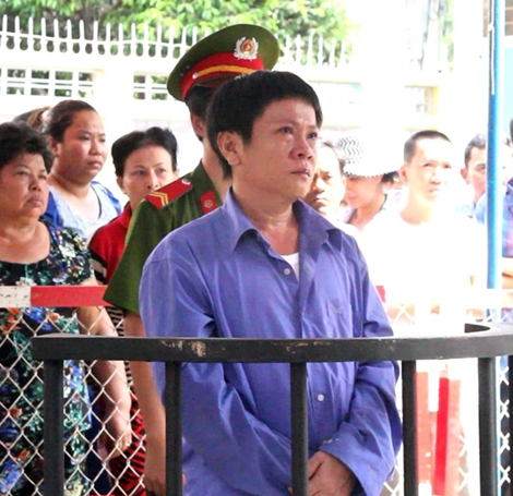 Đâm chết vợ vì đòi ly hôn