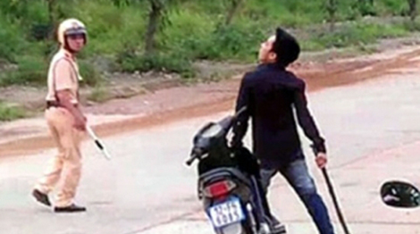Gây rối trật tự, chống Cảnh sát làm nhiệm vụ  để “giải cứu” anh trai