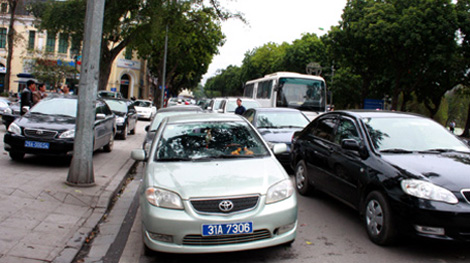 Hà Nội khoán kinh phí tự túc phương tiện đi công tác, hạn chế xe công