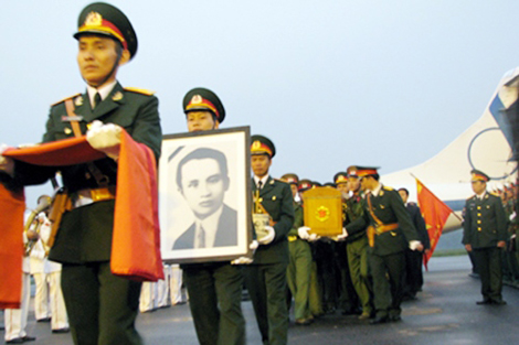 Hà Huy Tập - Cây bút lý luận giàu tính chiến đấu