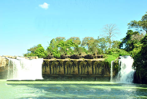 Lên đỉnh thác chụp ảnh, nam thanh niên bị nước cuốn mất tích
