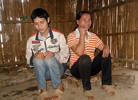 Định mệnh buồn của đôi vợ chồng mù lòa