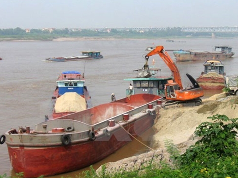 Đề nghị dừng các dự án nạo vét tận thu khoáng sản trên sông Lô