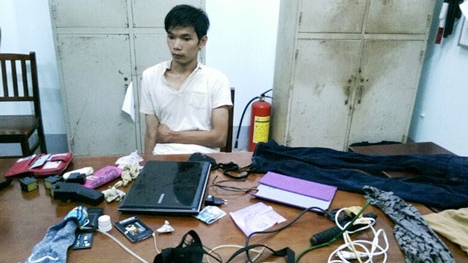 Hai nghi can máu lạnh bị bắt cùng 2 con dao gây án