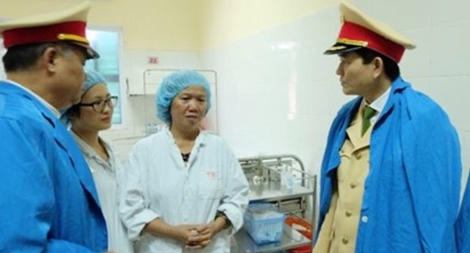 Lãnh đạo Cục CSGT thăm Thượng uý Nguyễn Quốc Đạt