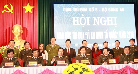 Cụm thi đua số 5 - Bộ Công an ký Giao ước thi đua  