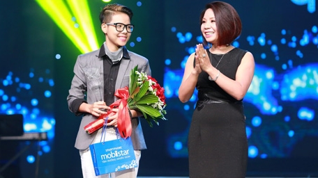 Vũ Cát Tường “vượt mặt” Bùi Anh Tuấn nhận giải thưởng “Bài hát của tháng”