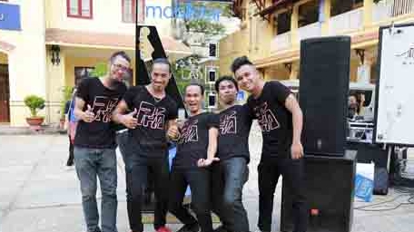 Phạm Anh Khoa khuấy động cùng  hơn 1000 sinh viên Đại học Sài Gòn