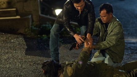 Cận cảnh màn tra tấn dã man của Trần Bảo Sơn trong phim “Quyên”