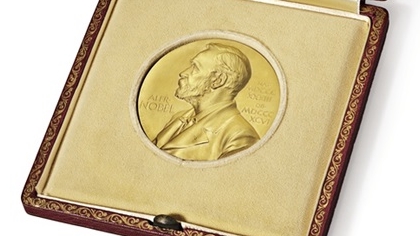 Nghĩa cử quanh việc đấu giá Huy chương Nobel