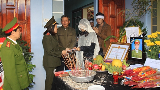 Rừng núi khắc tên anh, người chiến sĩ anh dũng