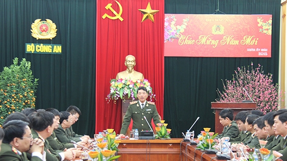 Thứ trưởng Trần Việt Tân kiểm tra công tác trực ban, trực chiến tại Văn phòng Bộ Công an