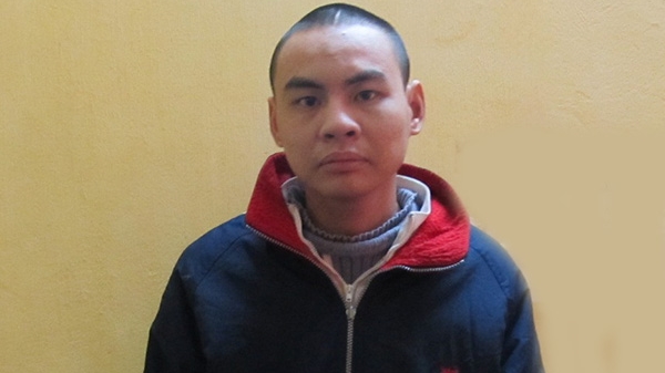 Lái xe taxi mưu trí nhốt tên cướp trong xe