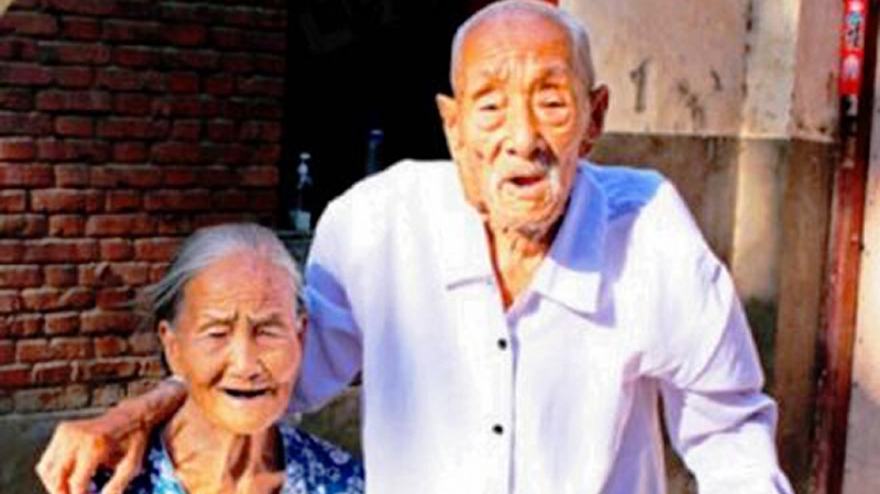 Cặp vợ chồng chung sống bên nhau suốt 90 năm qua