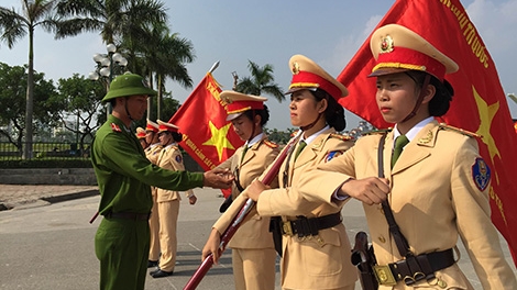 Những bông hoa thép trên thao trường