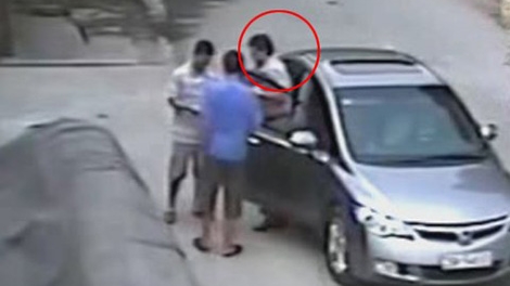 Quái chiêu của những cặp “phù thủy Tây balô”