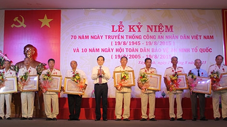 Tuyên dương 70 tập thể, cá nhân xuất sắc đảm bảo ANTT