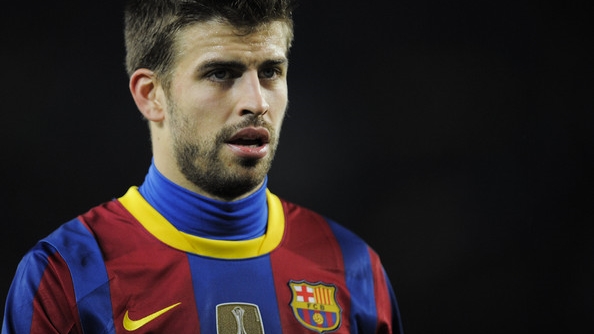 Barca mất siêu cúp, Pique gặp họa