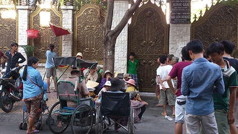 Nhọc nhằn mưu sinh đời vé số