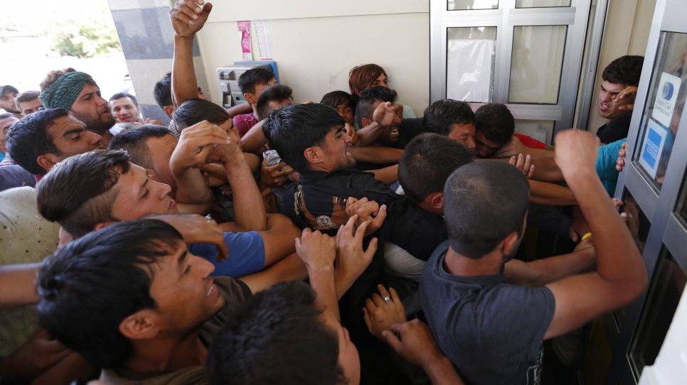 Sốc với hình ảnh những người di cư trên đường tới "miền đất hứa"