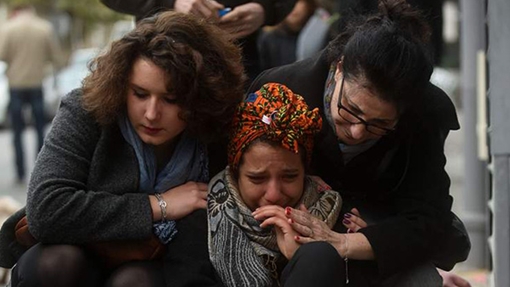 Bố và anh trai một trong những kẻ tấn công khủng bố Paris phải hầu tòa