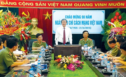 Báo là nhịp cầu tô đậm sự gắn kết giữa công an với nhân dân