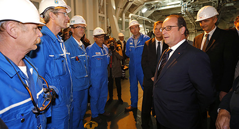 Pháp: Tổng thống “kém điểm” hay kém may mắn nhất? 