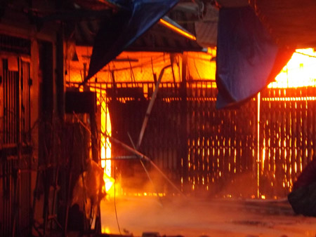 Cháy chợ Giồng Găng, vợ chồng bán trứng vịt tử vong 