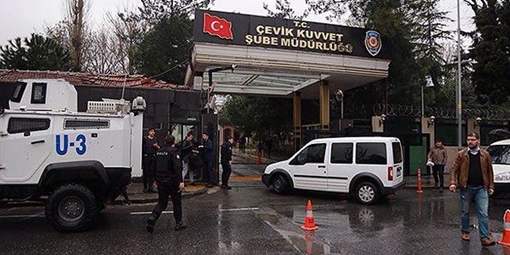 Tấn công khủng bố vào xe buýt cảnh sát tại Istanbul 