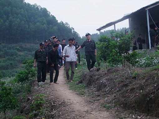 47 con bạc chọn đỉnh núi làm nơi sát phạt 