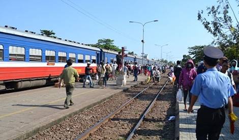 3 nhân viên đường sắt giải cứu đoàn tàu trong lúc sập cầu Ghềnh 