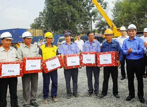 Tăng tàu xe phục vụ dịp nghỉ lễ dài ngày 