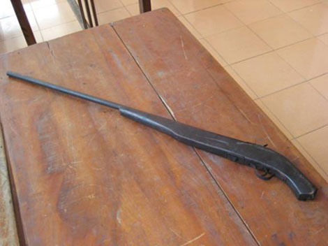 Bắt giữ đứa con bất hiếu