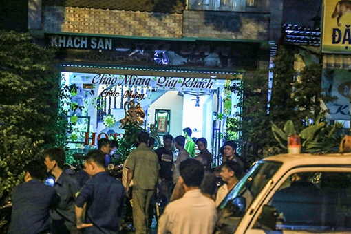 Vào khách sạn với một nam thanh niên, chủ tiệm Internet bị đâm chêt 