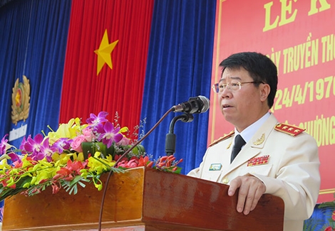 Trường Cao đẳng ANND II đón nhận Huân chương Quân công hạng Nhì